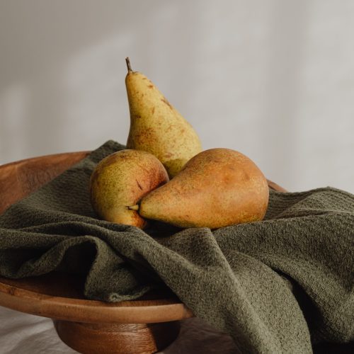 kaboompics_still-life-with-pears-28311-scaled.jpg